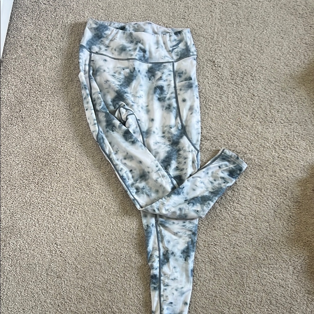 Flag Nor Fail Tie-Dye Leggings - Gray and White